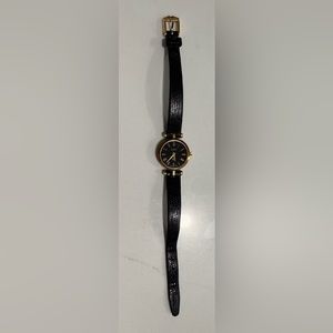 Simple Authentic Vintage 1980’s Women’s Mini Face Leather Wrist Watch by Gucci